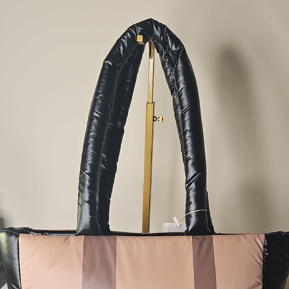 Stylish Black and Tan Tote Bag - Picture 2 of 7